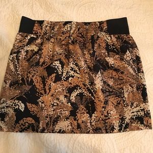 Gap skirt